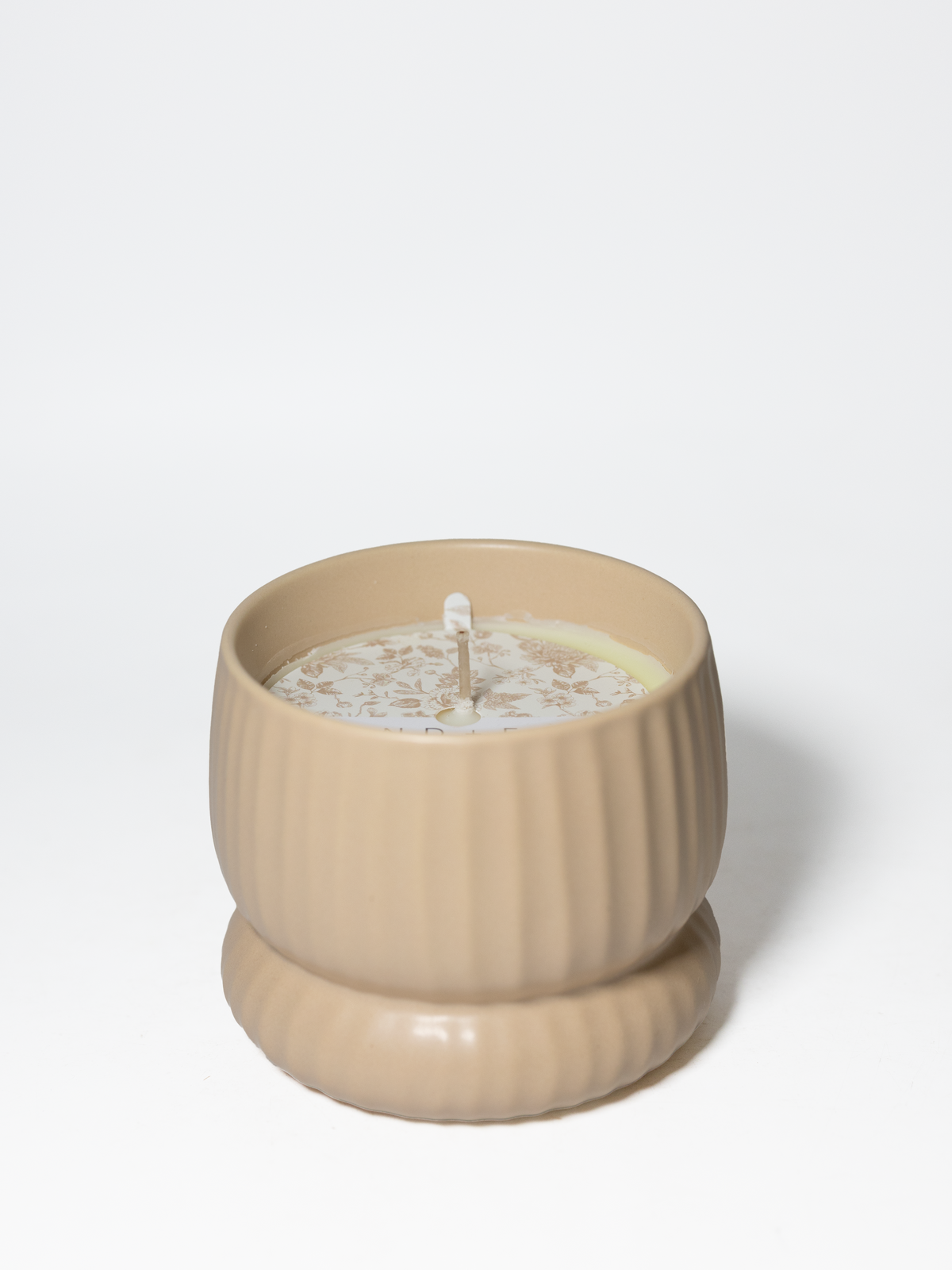 Fragrant Cashmere & Linen 10 oz scented candle