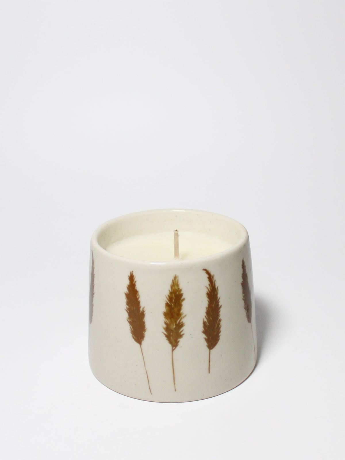 Fragrant Amber & Fig Natural Home 7 oz scented candle