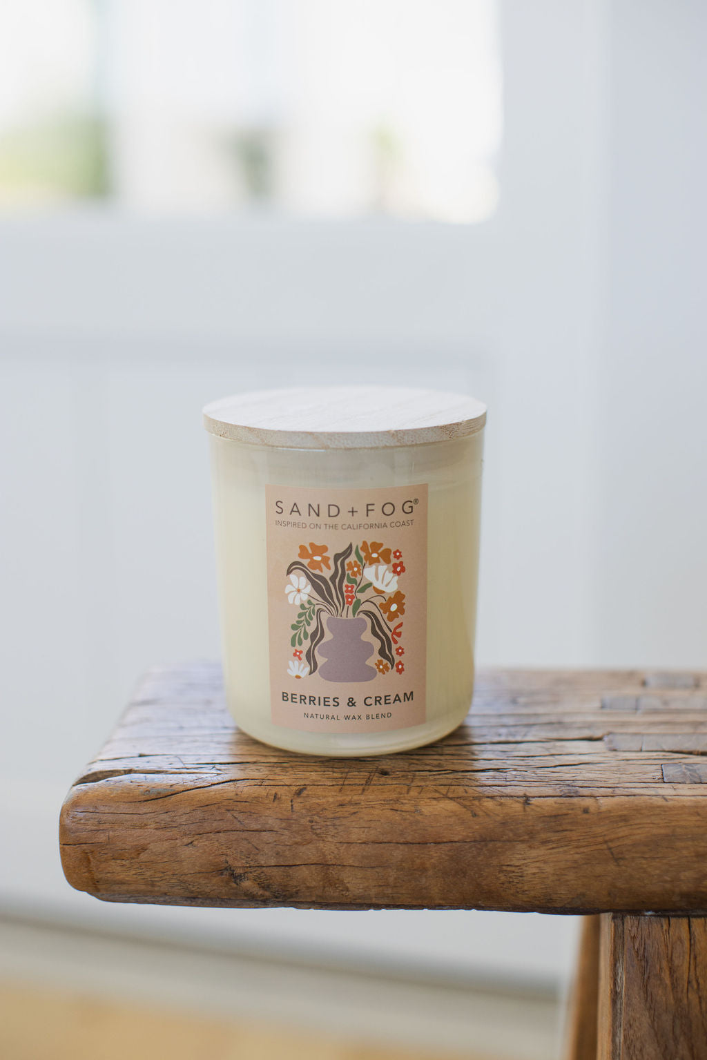 Fragrant Berries & Cream 10 oz scented candle