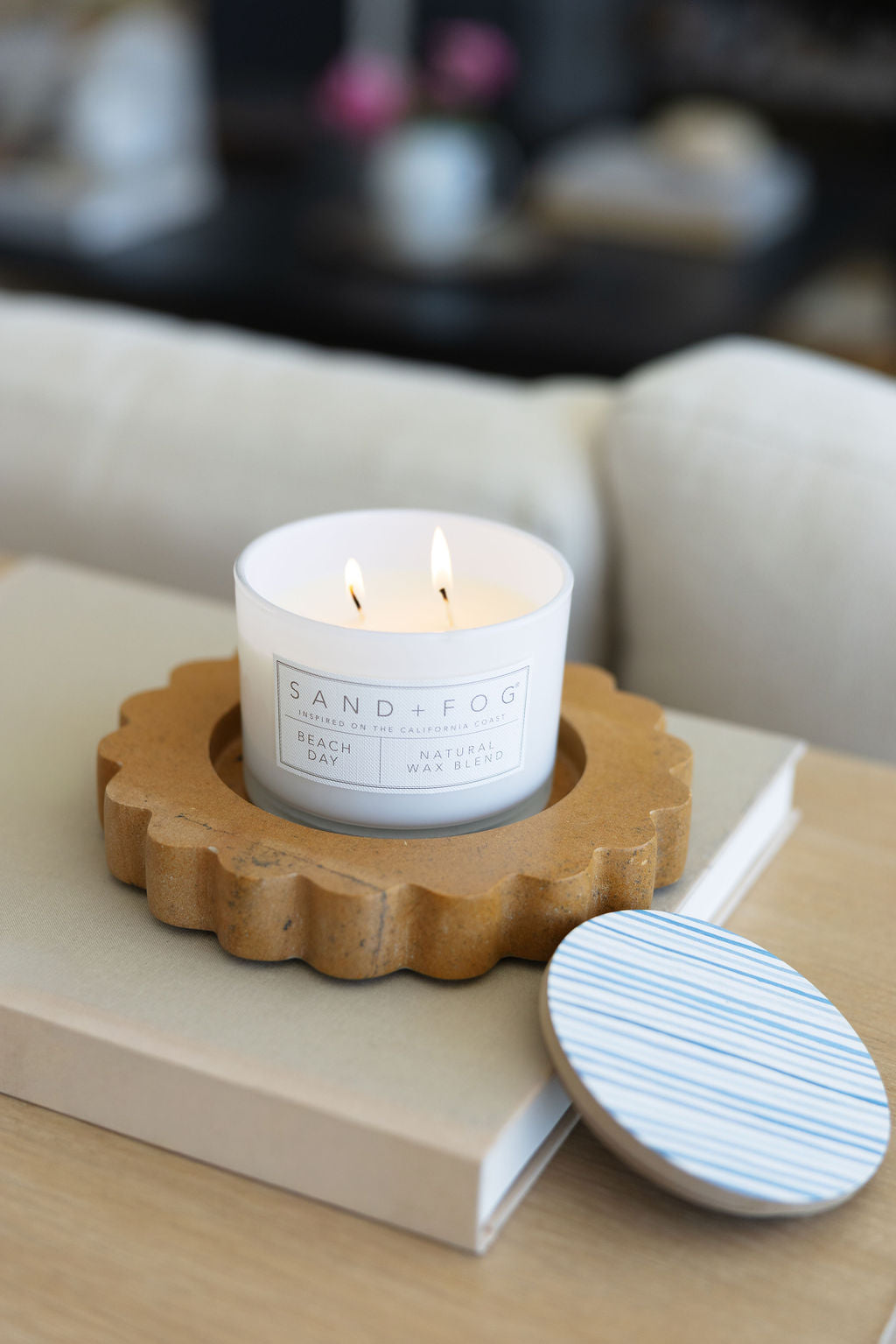 Fragrant Beach Day 12 oz scented candle