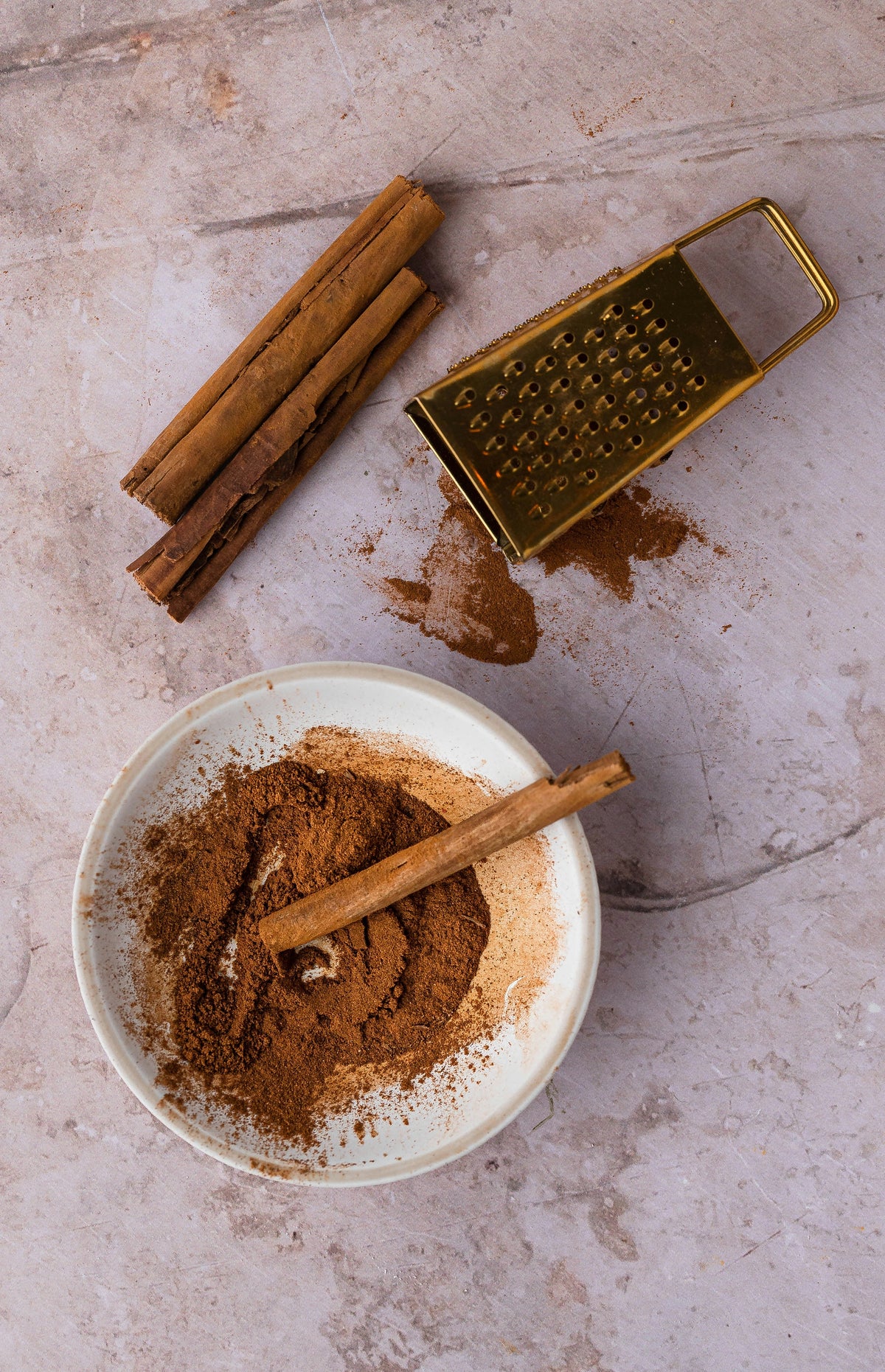Fragrant Cinnamon Vanilla 12 oz scented candle